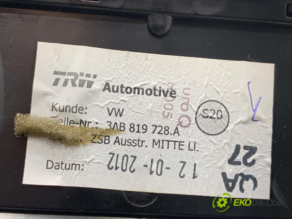 VW PASSAT B7 Kombi 2012 100 kW 2.0 TDI 1968 mří topení přední část 3AB819728A