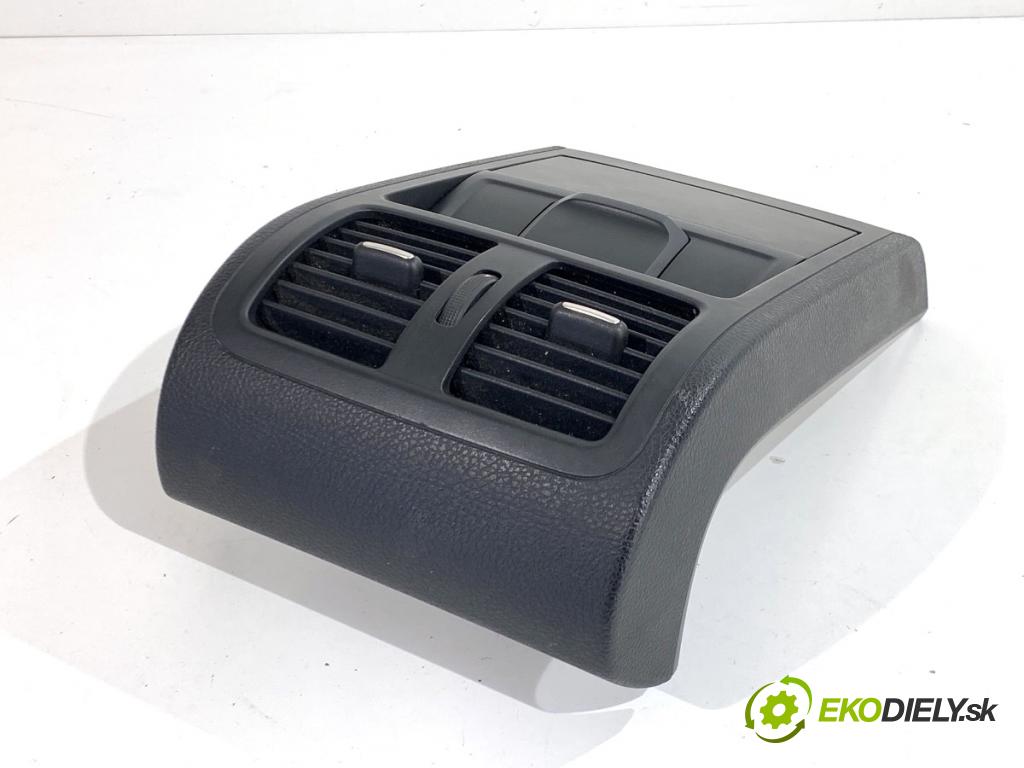 VW PASSAT B7 Kombi 2012 100 kW 2.0 TDI 1968 Mriežky kúrenia zad 3AA819203