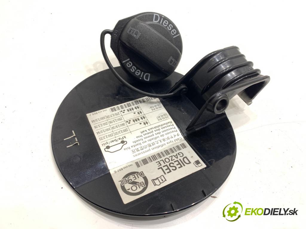 VW PASSAT B7 Kombi 2012 100 kW 2.0 TDI 1968 dvířka nádrže paliva  (Klika dveří ostatní)