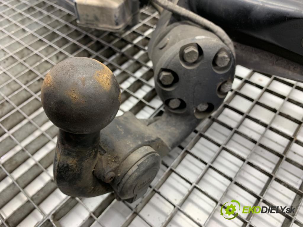 VW PASSAT B7 Kombi 2012 100 kW 2.0 TDI 1968 Hák tažné zařízení  (Tažné zařízení)