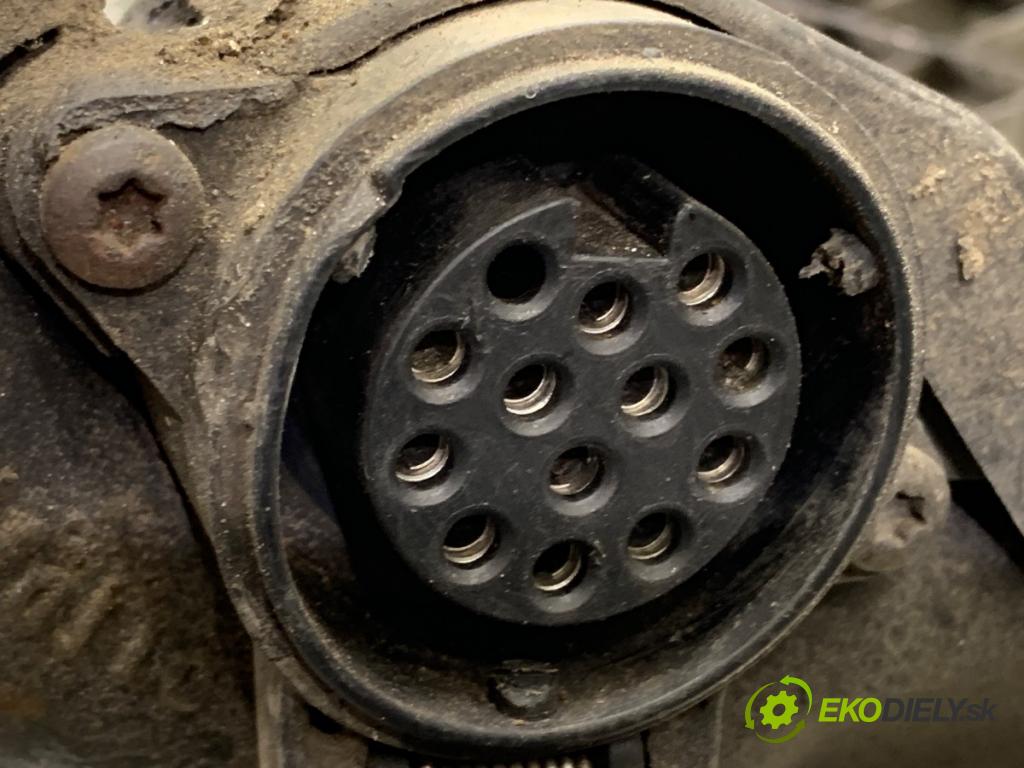 VW PASSAT B7 Kombi 2012 100 kW 2.0 TDI 1968 Hák tažné zařízení  (Tažné zařízení)