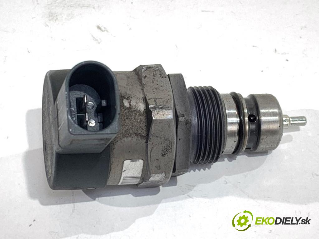 VW PASSAT B7 Kombi 2012 100 kW 2.0 TDI 1968 snímač tlaku paliva 057130764AB (Snímač)