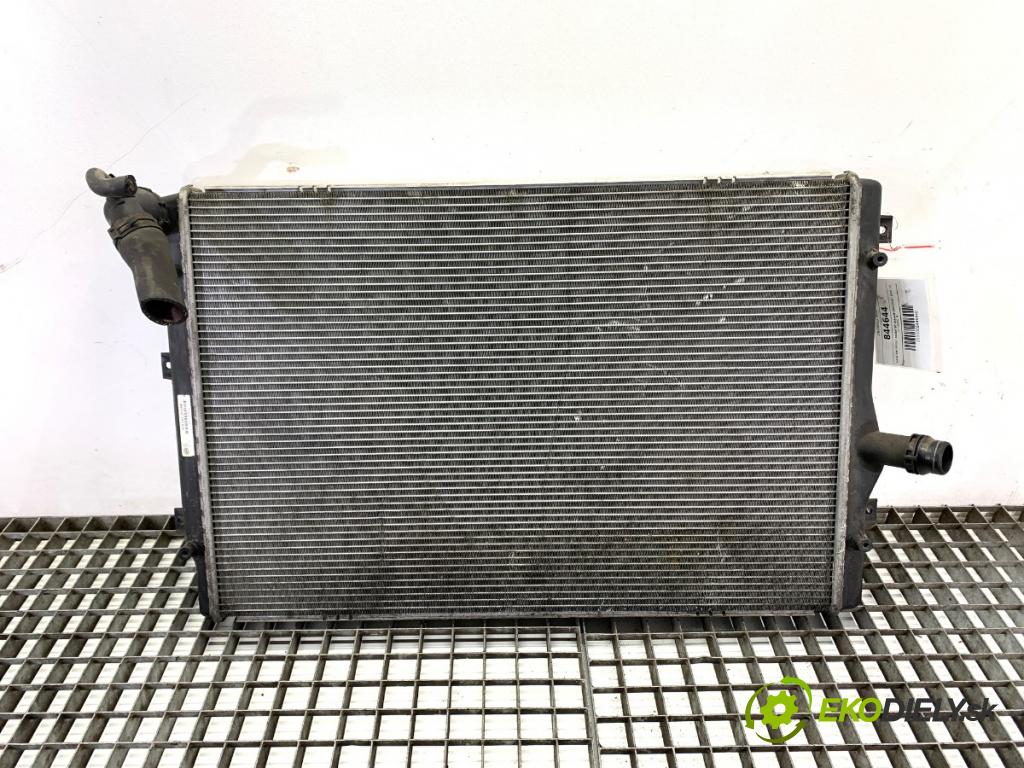 VW PASSAT B7 Kombi 2012 100 kW 2.0 TDI 1968 chladič vody 3C0121253AR (Vodní chladič)