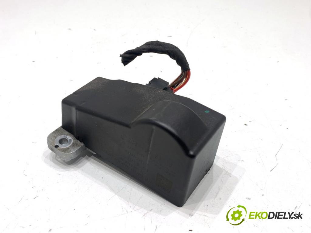 VW PASSAT B7 Kombi 2012 100 kW 2.0 TDI 1968 blokáda volantu 3C0905861J (Řízení ostatní)