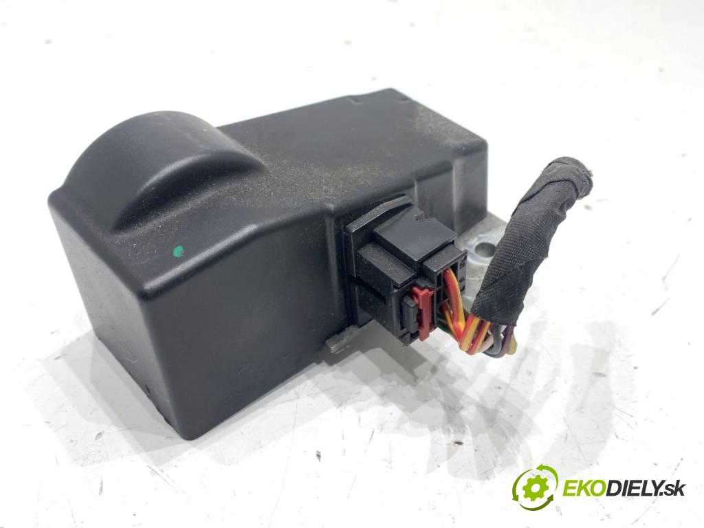 VW PASSAT B7 Kombi 2012 100 kW 2.0 TDI 1968 blokáda volantu 3C0905861J (Riadenie ostatné)