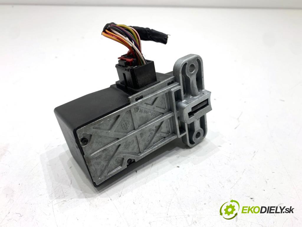 VW PASSAT B7 Kombi 2012 100 kW 2.0 TDI 1968 blokáda volantu 3C0905861J (Riadenie ostatné)