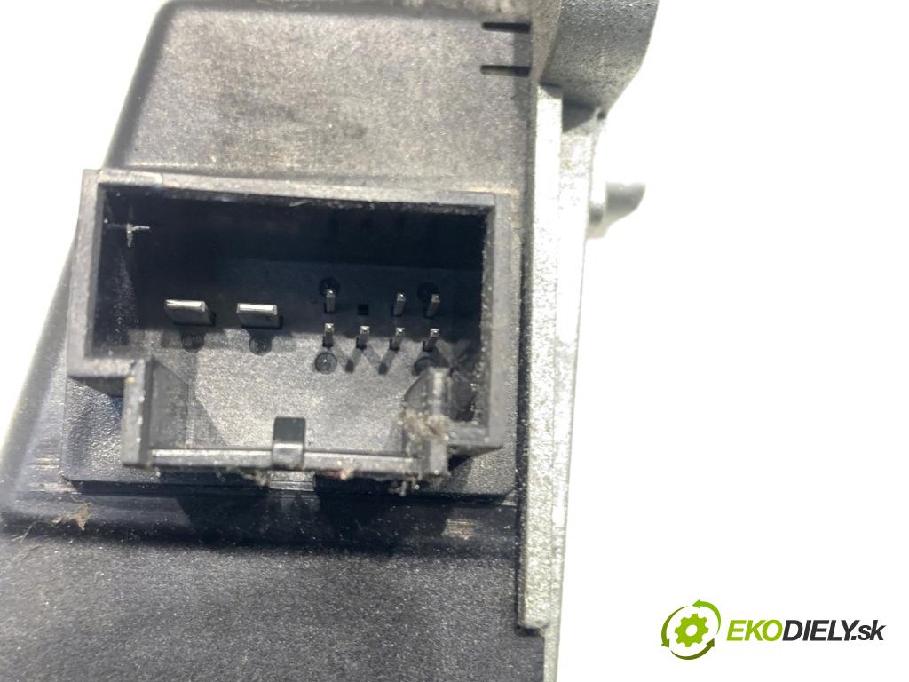 VW PASSAT B7 Kombi 2012 100 kW 2.0 TDI 1968 blokáda volantu 3C0905861J (Riadenie ostatné)