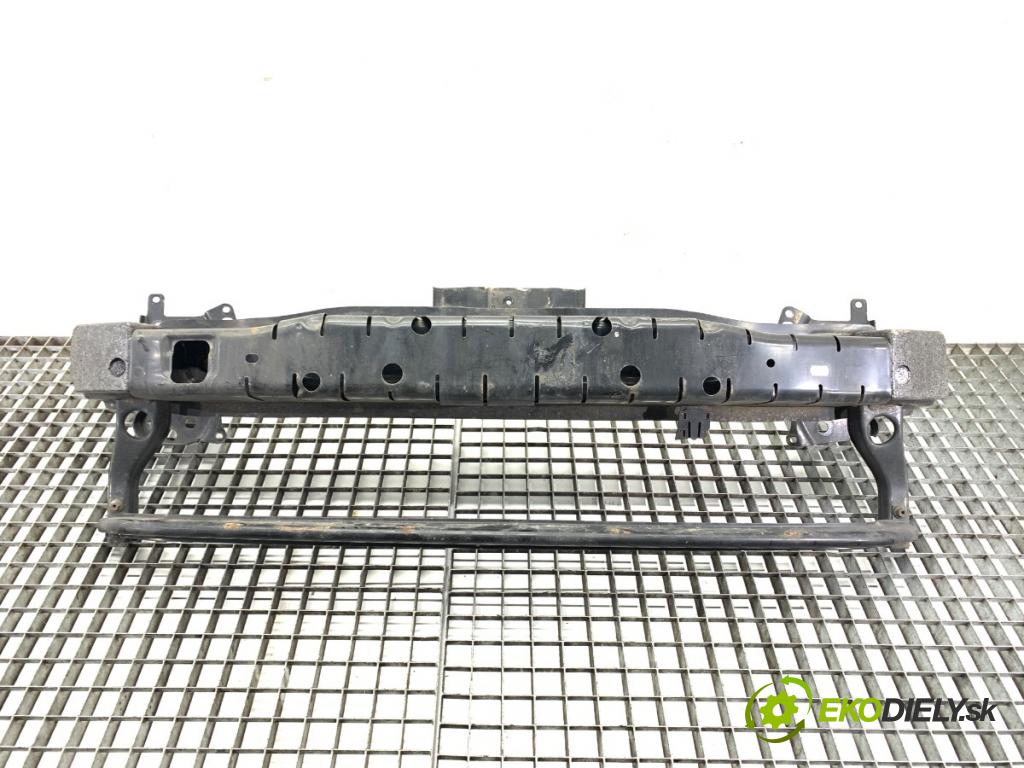 VW PASSAT B7 Kombi 2012 100 kW 2.0 TDI 1968 výztuha nárazníka přední část  (Přední výztuha)