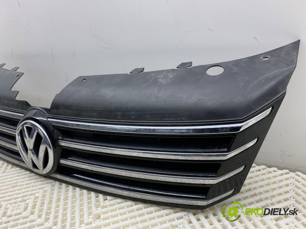 VW PASSAT B7 Kombi 2012 100 kW 2.0 TDI 1968 mřížka maska  (Přední mřížka (maska chladiče))