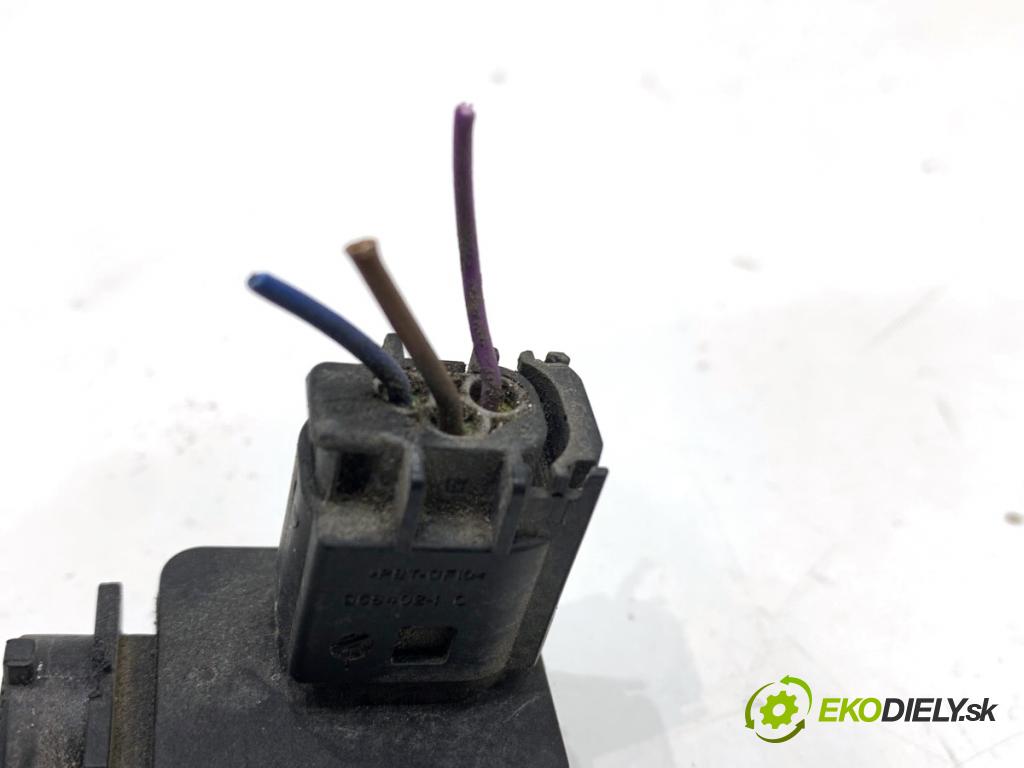 VW PASSAT B7 Kombi 2012 100 kW 2.0 TDI 1968 snímač KVALITNÍ: vzduchu 5K0907659