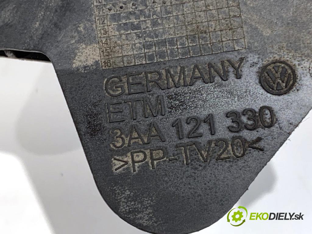 VW PASSAT B7 Kombi 2012 100 kW 2.0 TDI 1968 volant vzduchu 3AA121330