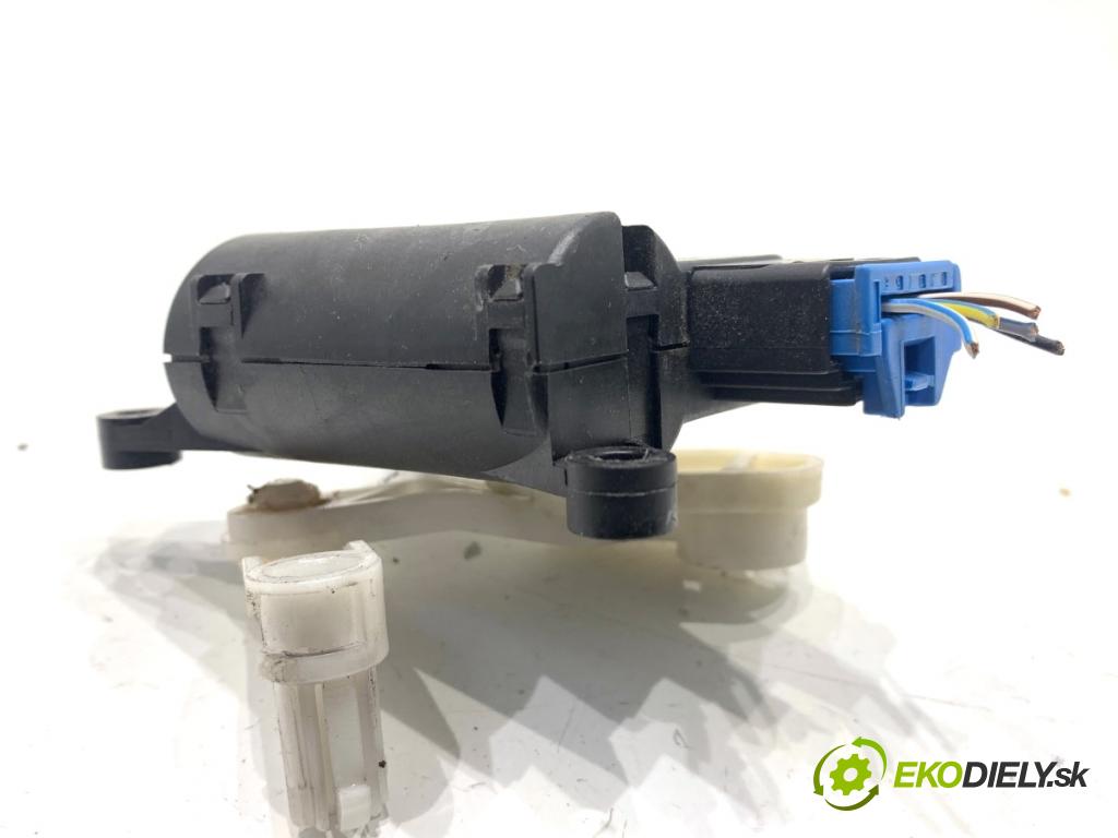 VW PASSAT B7 Kombi 2012 100 kW 2.0 TDI 1968 motor topení 3C0907511R