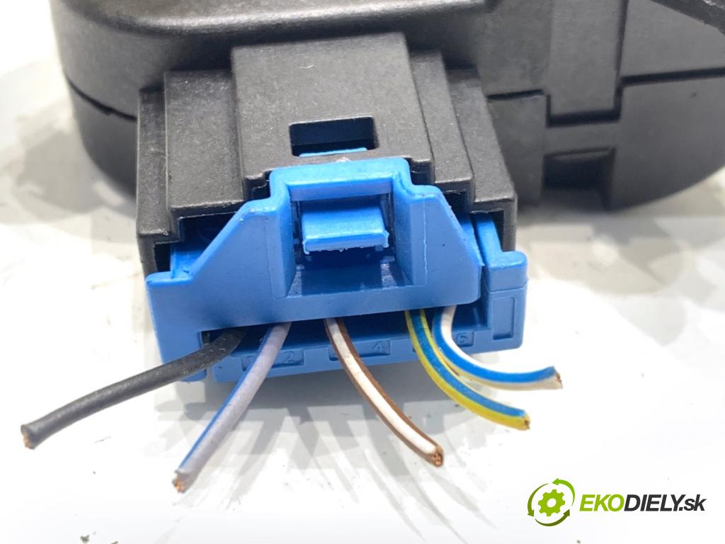 VW PASSAT B7 Kombi 2012 100 kW 2.0 TDI 1968 motor topení 3C0907511R