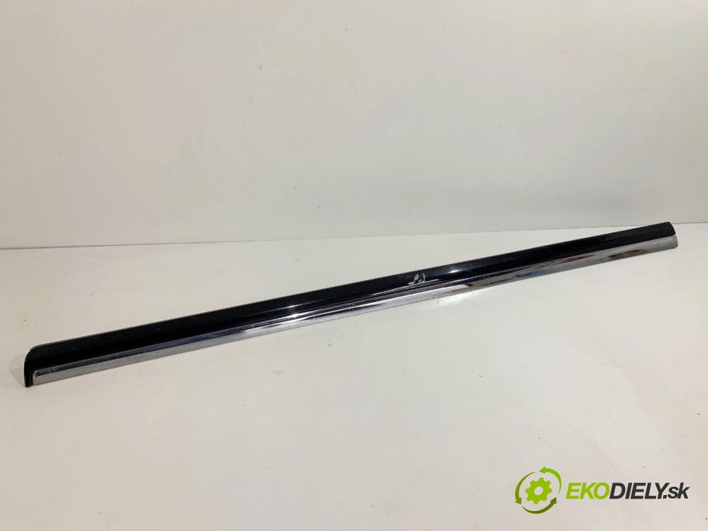 VW PASSAT B7 Kombi 2012 100 kW 2.0 TDI 1968 lišta dveře pravý přední část 3AA854940A