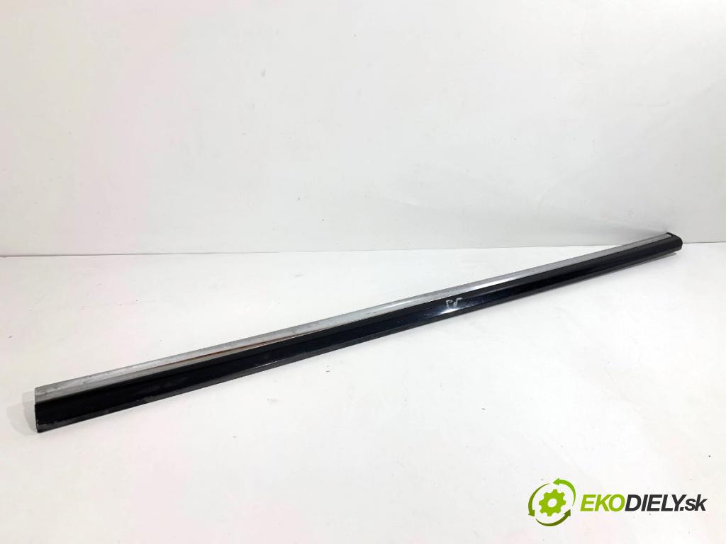 VW PASSAT B7 Kombi 2012 100 kW 2.0 TDI 1968 lišta dveře pravý přední část 3AA854940A