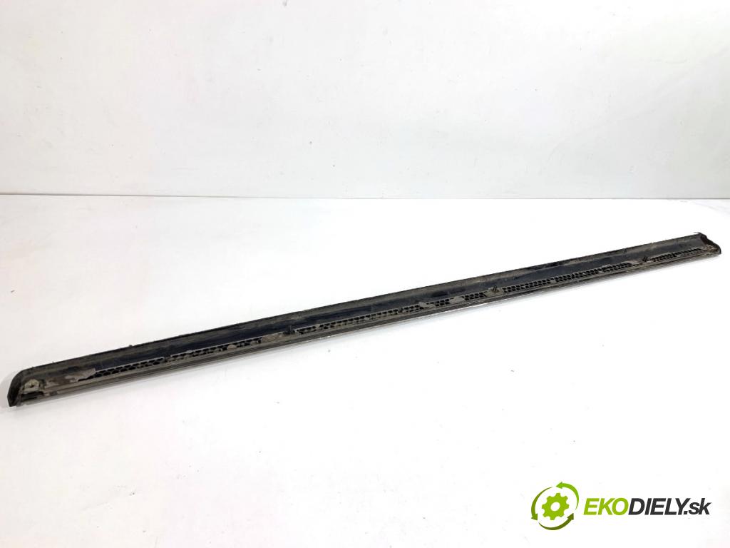 VW PASSAT B7 Kombi 2012 100 kW 2.0 TDI 1968 lišta dveře levý přední část 3AA854939A