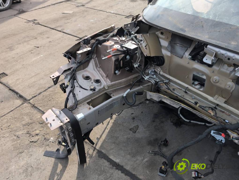 LAND ROVER RANGE ROVER EVOQUE SUV 2025 150 kW 2.0 D200 MHEV 4x4 1997 karoséria ČTVRŤÁK: Blatník prah strecha PODŁUŻNICA