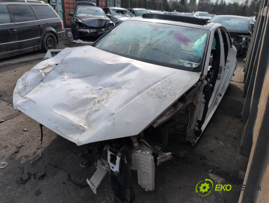 AUDI A3 8V sedan 2016 140 kW 2.0 TFSI quattro 1984 karoséria ČTVRŤÁK: Blatník prah strecha PODŁUŻNICA