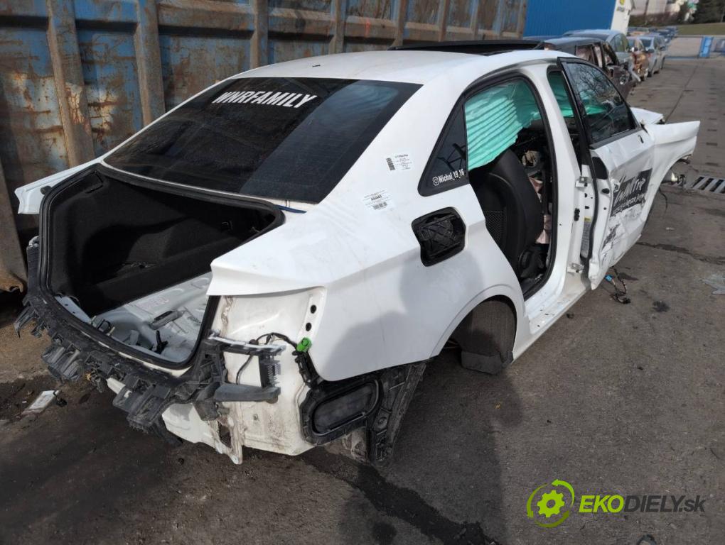 AUDI A3 8V sedan 2016 140 kW 2.0 TFSI quattro 1984 karoséria ČTVRŤÁK: Blatník prah strecha PODŁUŻNICA