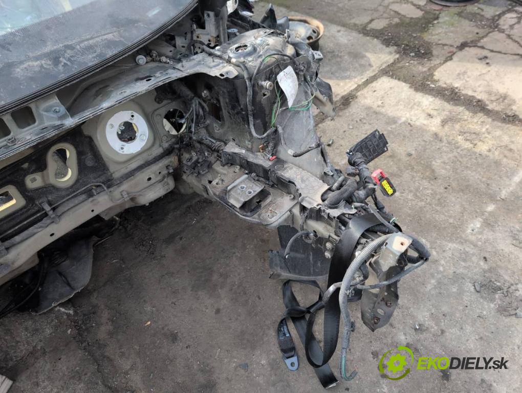 PEUGEOT 308 SW II Kombi 2014 88 kW 1.6 BlueHDi 120 1560 karoséria ČTVRŤÁK: Blatník prah strecha PODŁUŻNICA