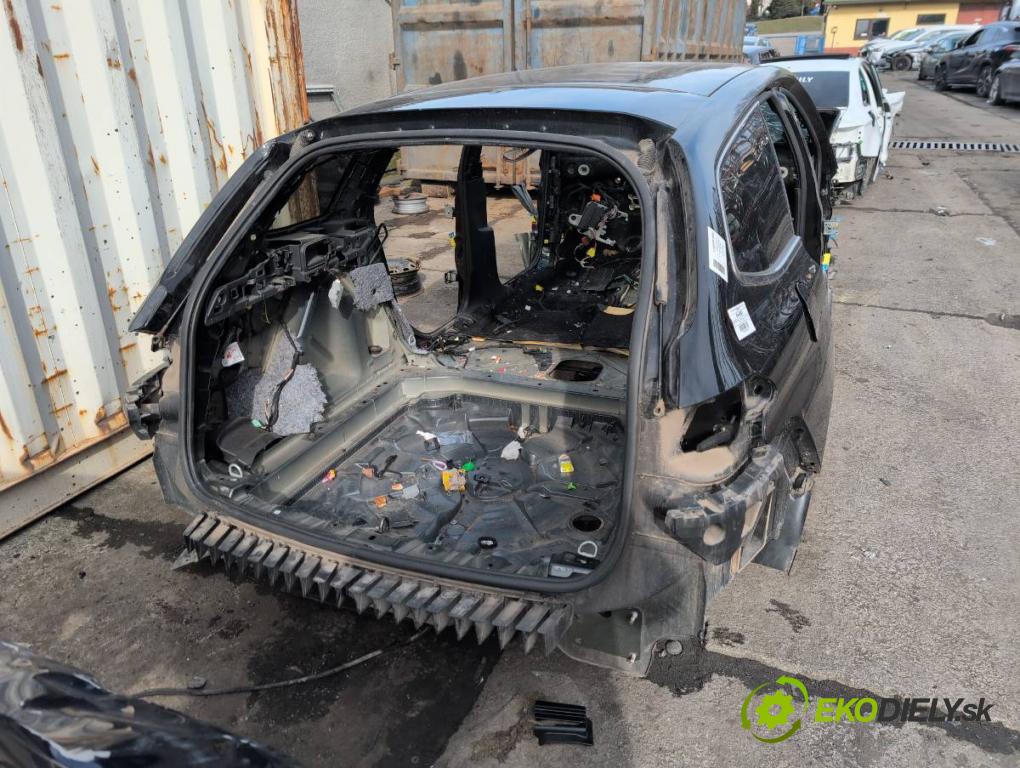 PEUGEOT 308 SW II Kombi 2014 88 kW 1.6 BlueHDi 120 1560 karoséria ČTVRŤÁK: Blatník prah strecha PODŁUŻNICA