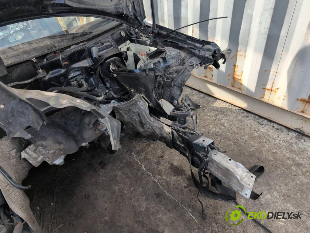 MERCEDES-BENZ W218 Kombi 2016 190 kW CLS 350 d 4-matic (218.994) 2987 karoséria ČTVRŤÁK: Blatník prah strecha PODŁUŻNICA