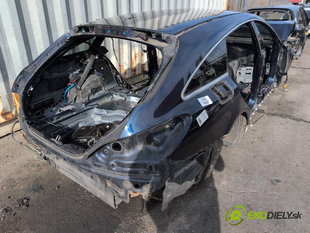 MERCEDES-BENZ W218 Kombi 2016 190 kW CLS 350 d 4-matic (218.994) 2987 karoséria ČTVRŤÁK: Blatník prah strecha PODŁUŻNICA