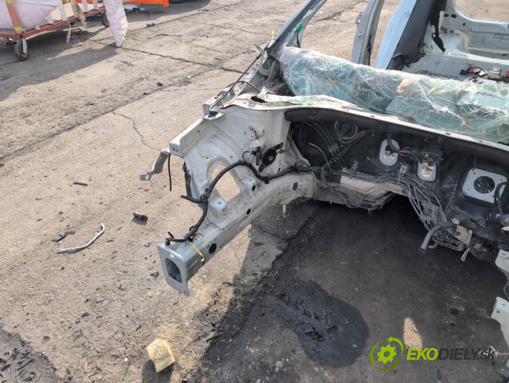 KIA CEED liftback 2020 85 kW 1.6 CRDi 115 1598 KAROSERIA ČTVRŤÁK blatník práh střecha PODŁUŻNICA