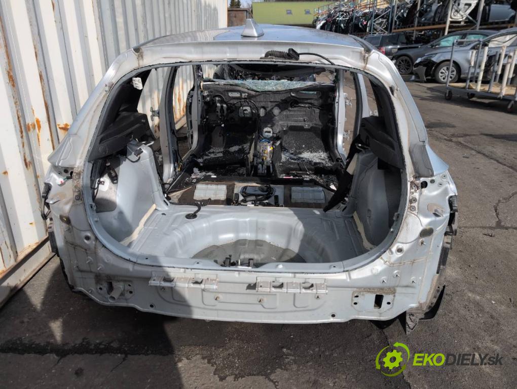 KIA CEED liftback 2020 85 kW 1.6 CRDi 115 1598 KAROSERIA ČTVRŤÁK blatník práh střecha PODŁUŻNICA