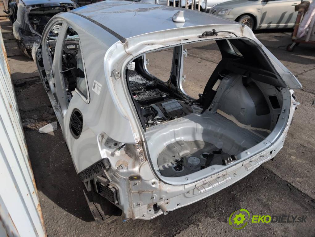 KIA CEED liftback 2020 85 kW 1.6 CRDi 115 1598 KAROSERIA ČTVRŤÁK blatník práh střecha PODŁUŻNICA