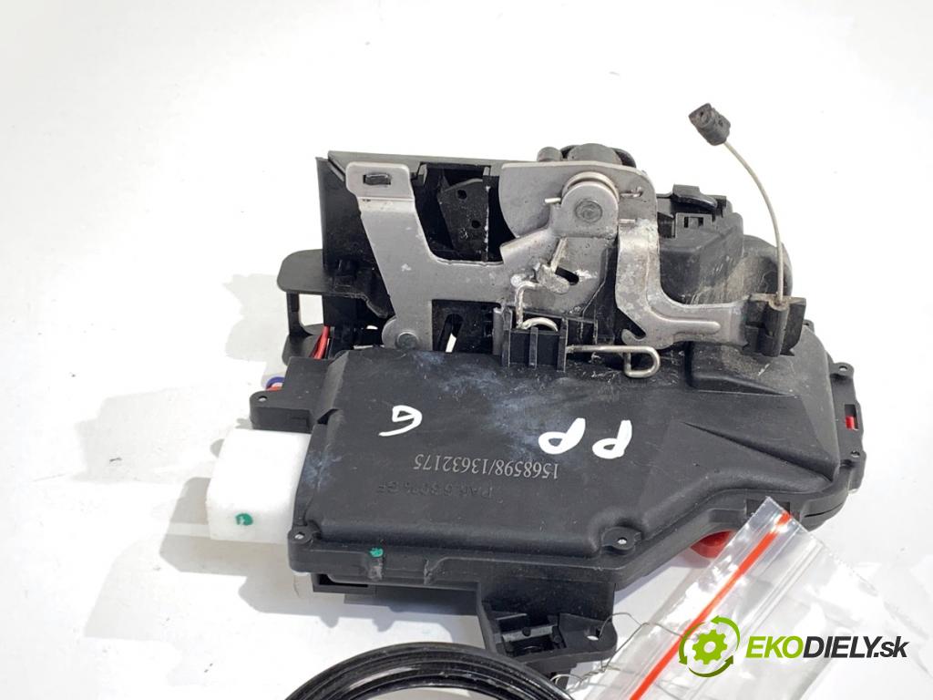 VW GOLF V liftback 2003 103 kW 2.0 TDI 1968 zámok Dvere pravy predný