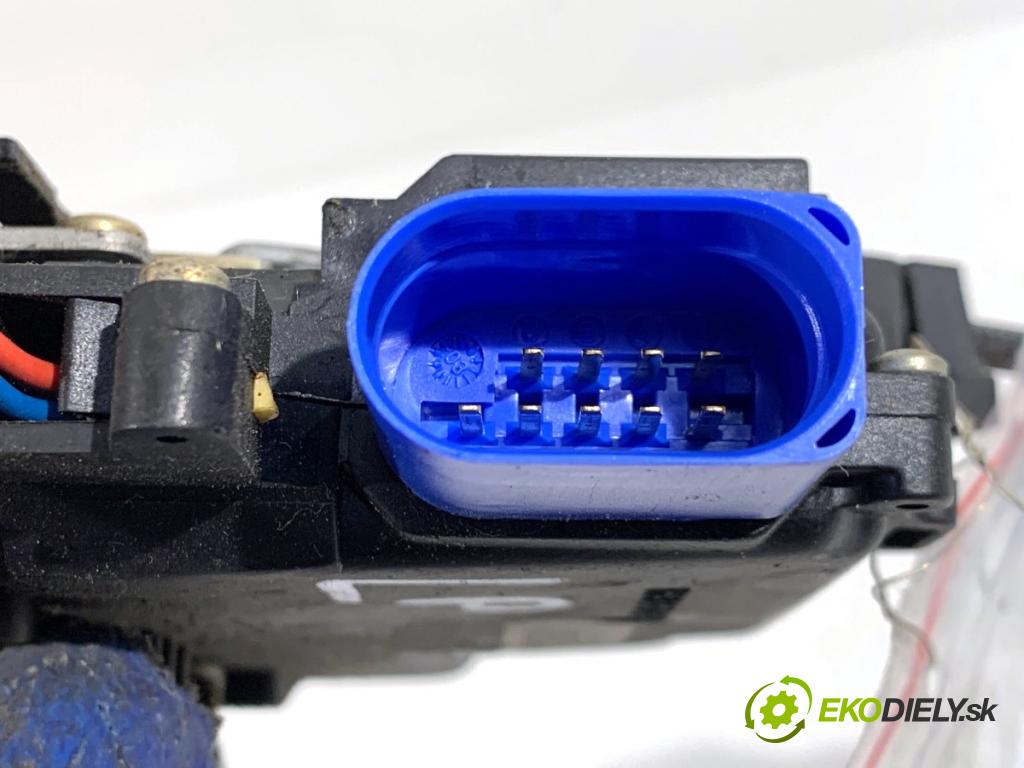 VW GOLF V liftback 2003 103 kW 2.0 TDI 1968 zámok Dvere ľavy predný 3D1837015