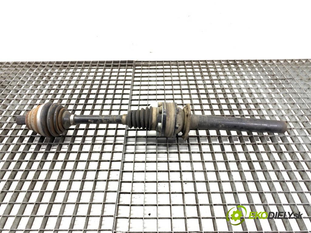 VW GOLF V liftback 2003 103 kW 2.0 TDI 1968 poloos pravý přední část 