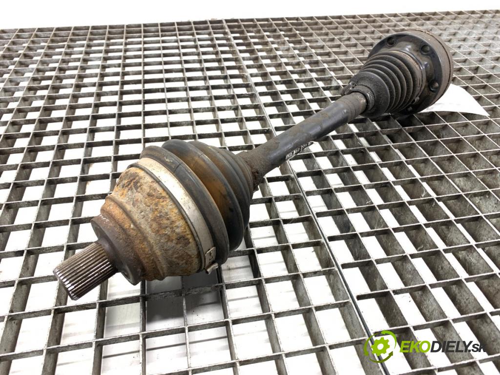 VW GOLF V liftback 2003 103 kW 2.0 TDI 1968 poloos levý přední část 1K0407271BJ