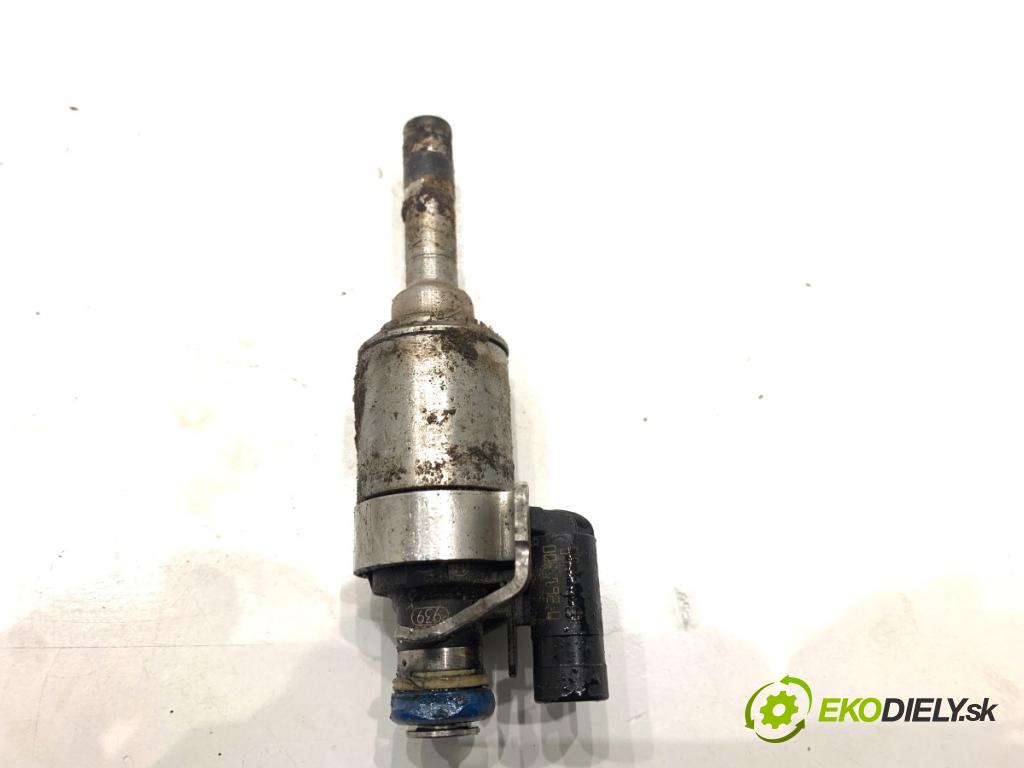 FORD TRANSIT COURIER Nadwozie pełne/minivan 2018 74 kW 1.0 EcoBoost 998 vstřikovač 0261500718 (Vstřikovač paliva)