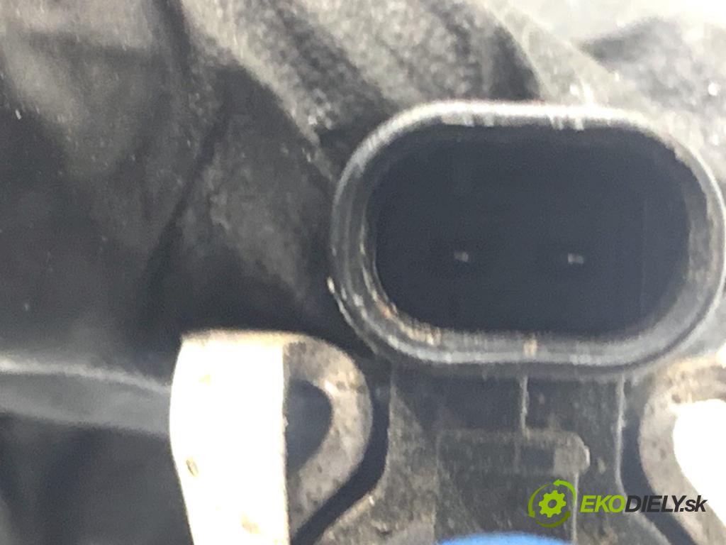 FORD TRANSIT COURIER Nadwozie pełne/minivan 2018 74 kW 1.0 EcoBoost 998 vstřikovač 0261500718 (Vstřikovač paliva)