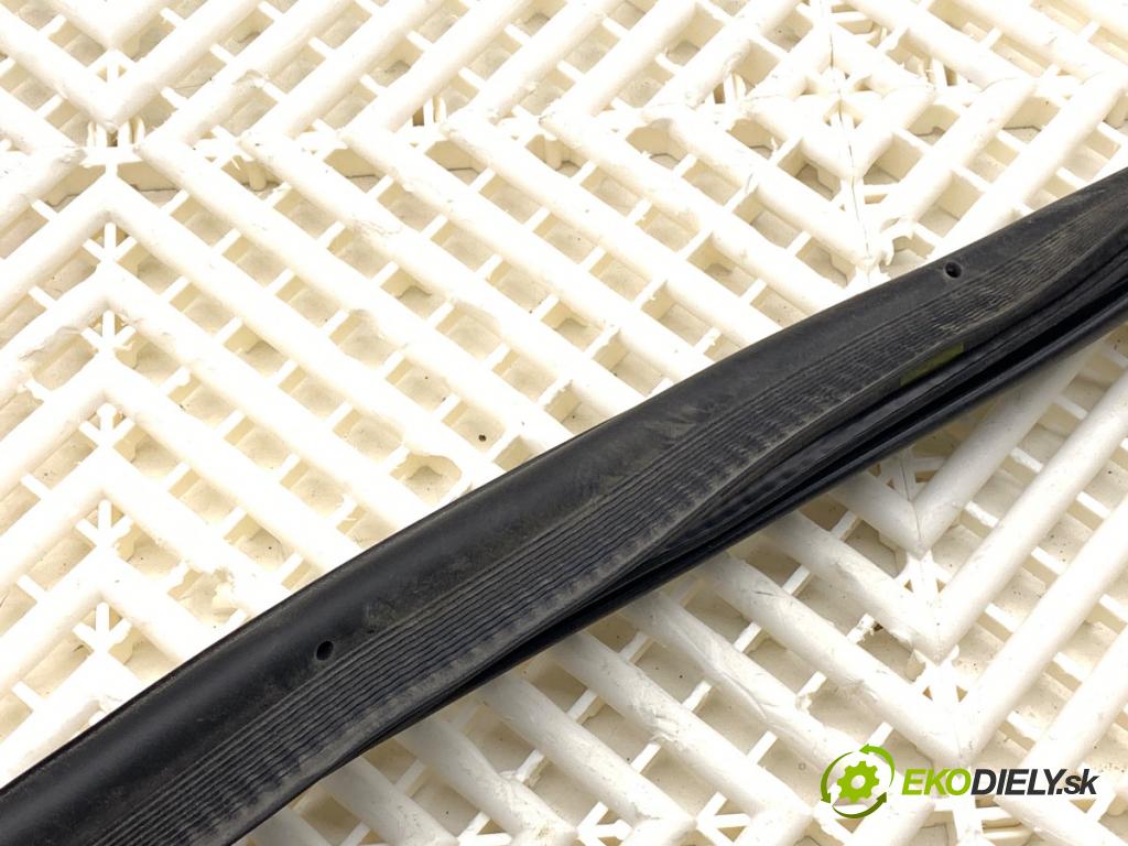 LAND ROVER RANGE ROVER EVOQUE SUV 2025 150 kW 2.0 D200 MHEV 4x4 1997 tesnenie dverí kufra K8D2-41608-AD