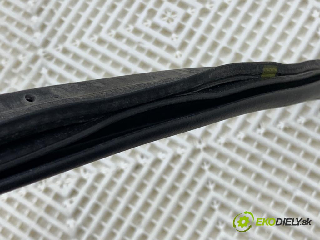 LAND ROVER RANGE ROVER EVOQUE SUV 2025 150 kW 2.0 D200 MHEV 4x4 1997 tesnenie dverí kufra K8D2-41608-AD