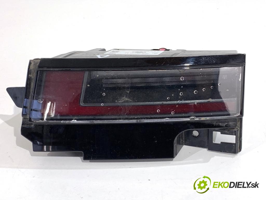 LAND ROVER RANGE ROVER EVOQUE SUV 2025 150 kW 2.0 D200 MHEV 4x4 1997 Svetlo zad pravá vnútorná R8D2-13A420-AE (Kľučka dverí ostatné)