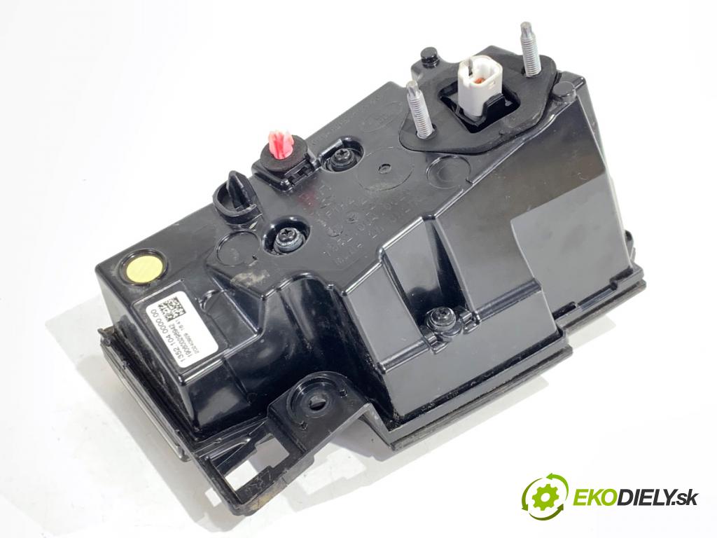 LAND ROVER RANGE ROVER EVOQUE SUV 2025 150 kW 2.0 D200 MHEV 4x4 1997 Svetlo zad pravá vnútorná R8D2-13A420-AE (Kľučka dverí ostatné)