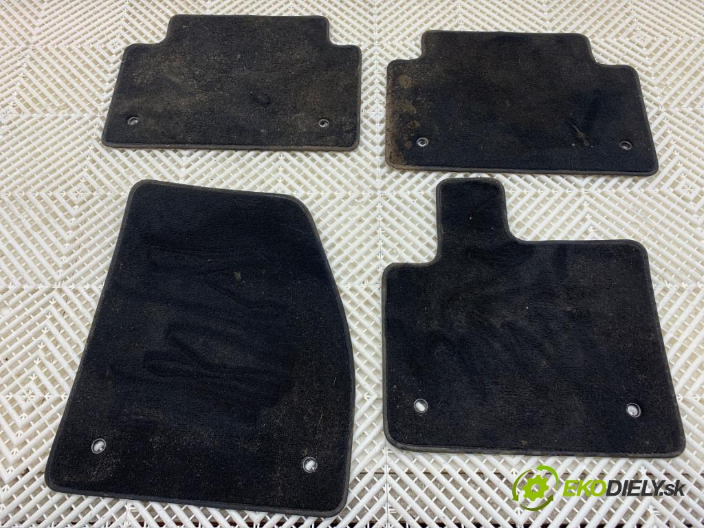 LAND ROVER RANGE ROVER EVOQUE SUV 2025 150 kW 2.0 D200 MHEV 4x4 1997 koberček 