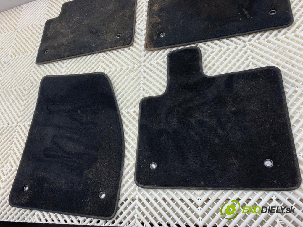 LAND ROVER RANGE ROVER EVOQUE SUV 2025 150 kW 2.0 D200 MHEV 4x4 1997 koberček