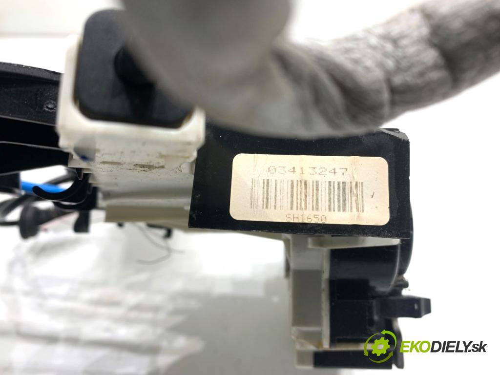 MERCEDES-BENZ X204 SUV 2012 125 kW 220 CDI (204.902) 2143 zámok Dvere pravy zad A0997300235