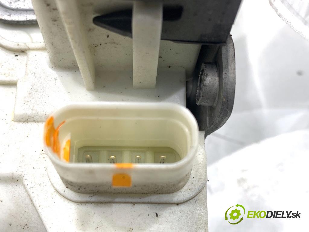 MERCEDES-BENZ X204 SUV 2012 125 kW 220 CDI (204.902) 2143 zámok Dvere ľavy zad A0997300135