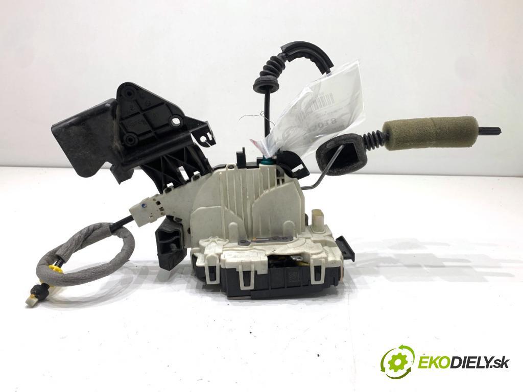 MERCEDES-BENZ X204 SUV 2012 125 kW 220 CDI (204.902) 2143 zámok dveře levý přední část A0997200135