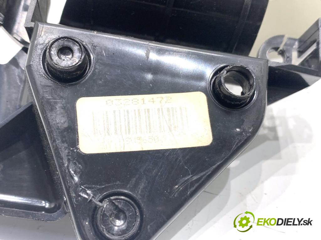 MERCEDES-BENZ X204 SUV 2012 125 kW 220 CDI (204.902) 2143 zámok dveře levý přední část A0997200135