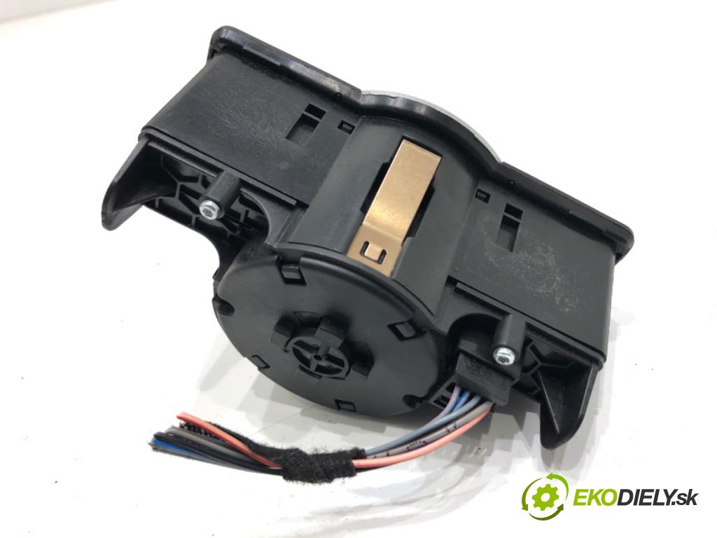 MERCEDES-BENZ X204 SUV 2012 125 kW 220 CDI (204.902) 2143 spínač světel