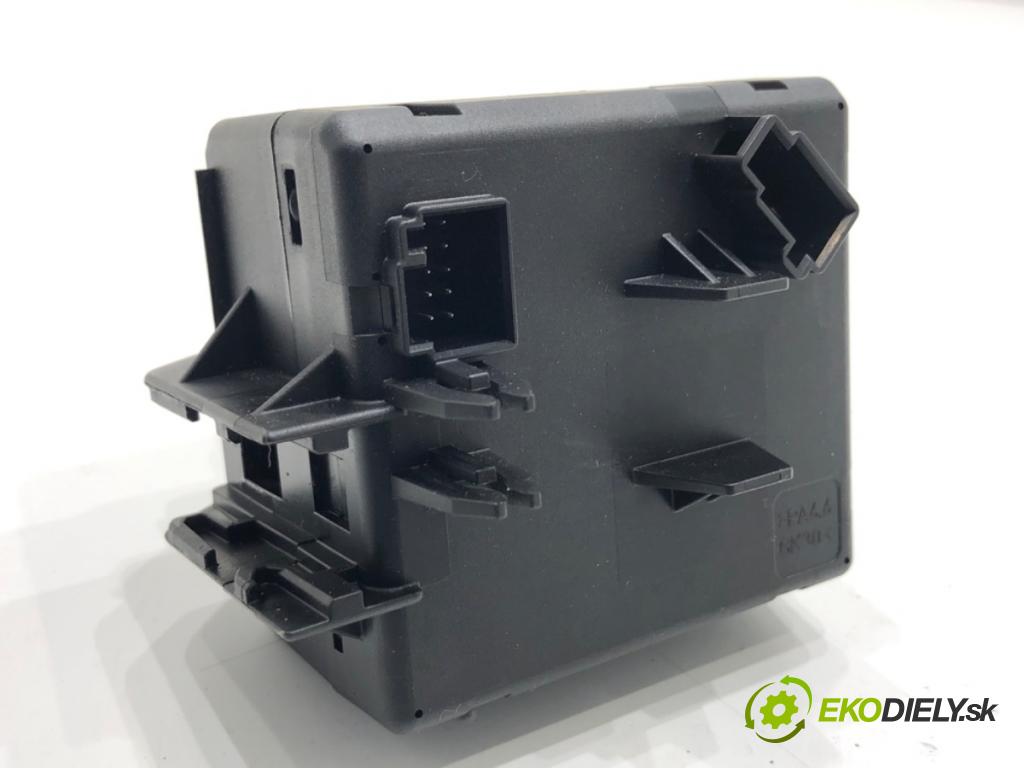 MERCEDES-BENZ X204 SUV 2012 125 kW 220 CDI (204.902) 2143 spínačka A2079052600 (Spínací skříňka)