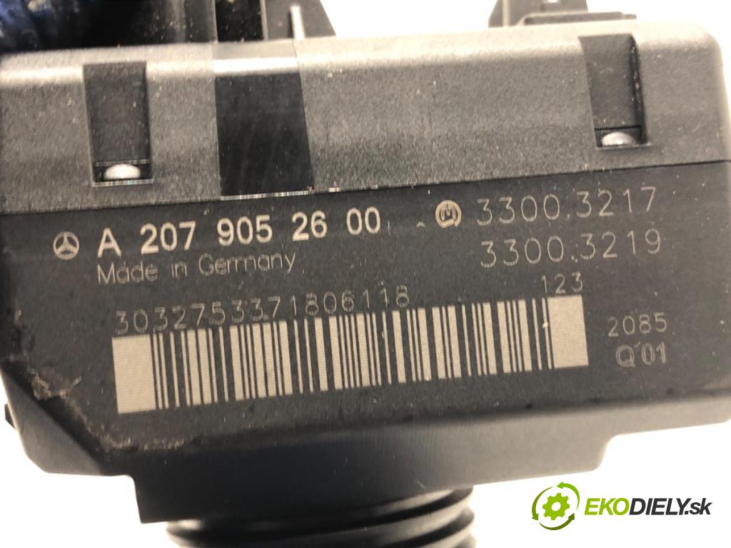 MERCEDES-BENZ X204 SUV 2012 125 kW 220 CDI (204.902) 2143 spínačka A2079052600 (Spínací skříňka)