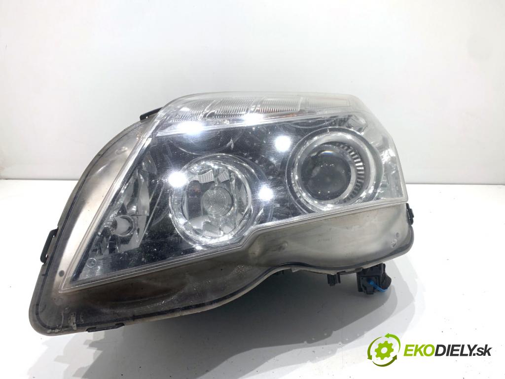 MERCEDES-BENZ X204 SUV 2012 125 kW 220 CDI (204.902) 2143 světlomet levý přední část XENON A2048207459